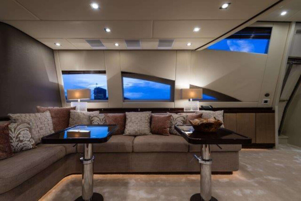 SOLD 2006 Leopard 32 M Boats co uk A Perfect Blend Of The Sleek 